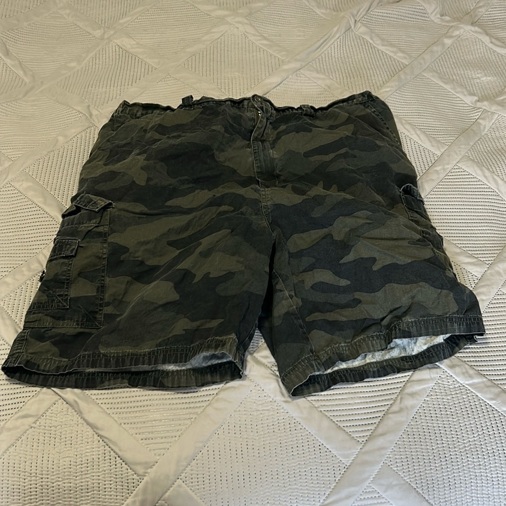 Men’s Kingsize camo cargo shorts
